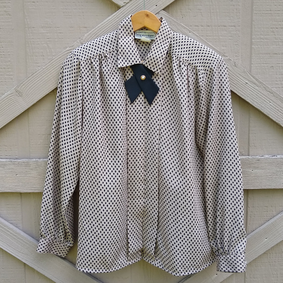 Petite Impressions Tops - ☀️50% OFF SALE☀️ 80s Vtg Black & Tan Blouse